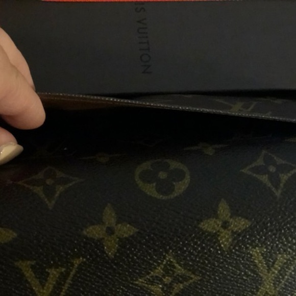 Louis Vuitton Sara Wallet Monogram - Picture 4 of 6